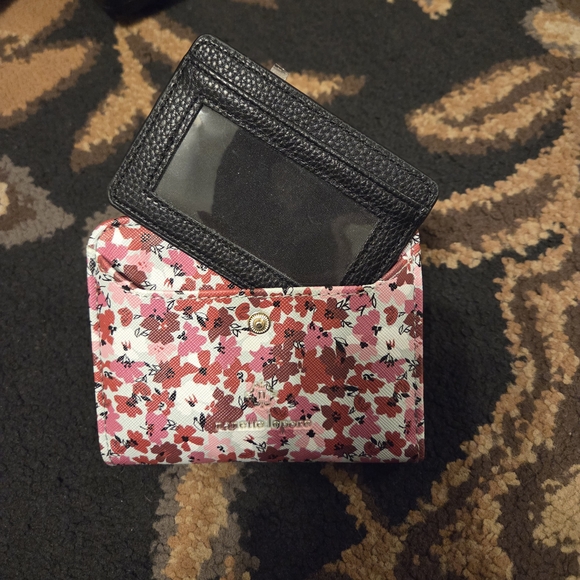 Nwot Floral Wallet with Snap Closure - Picture 5 of 5